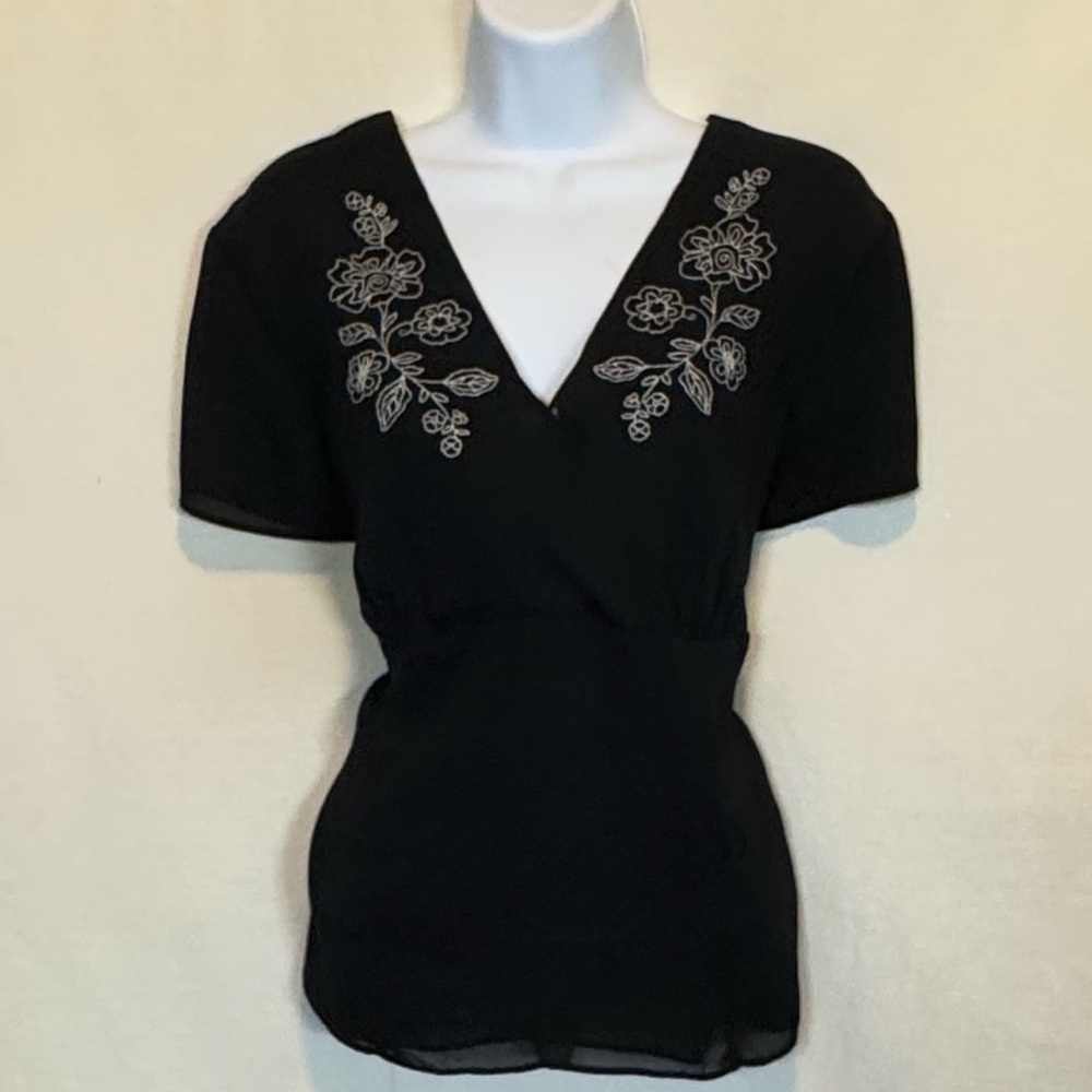 H-69 Norton McNaughton Black & White Floral Embroidered Lined Blouse Size H-69‎